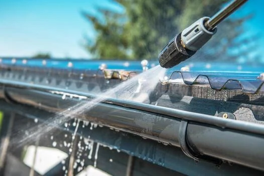 Professional gutter cleaning in Rockhampton, Yeppoon, Gracemere and Central Queensland